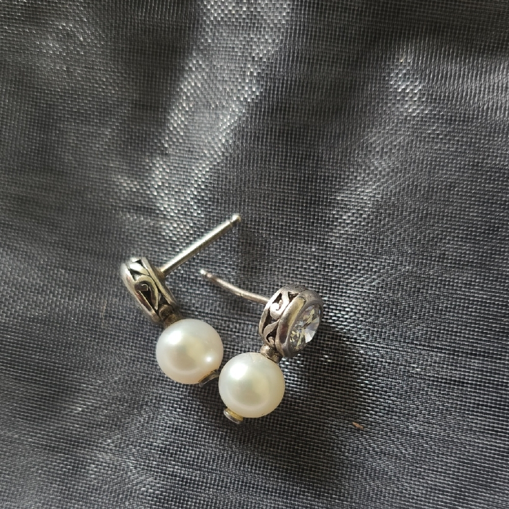 Elegant Silver Pearl Earrings